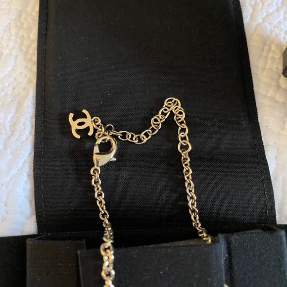 ‼️SOLD‼️Chanel NWT Crystal and Pearl CC Necklace G - Picture 4 of 10